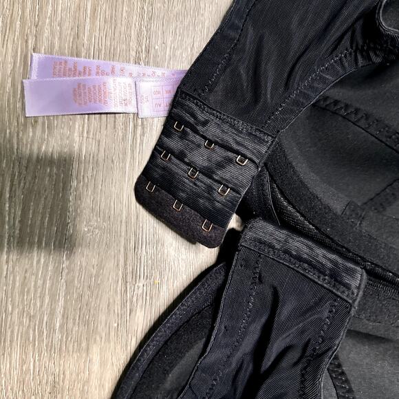 Savage X Fenty Bra Rose Black Red Velvet 40DD - Picture 3 of 5